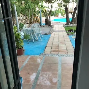  Apartamento Pequeño Conjunto Casas Adosados